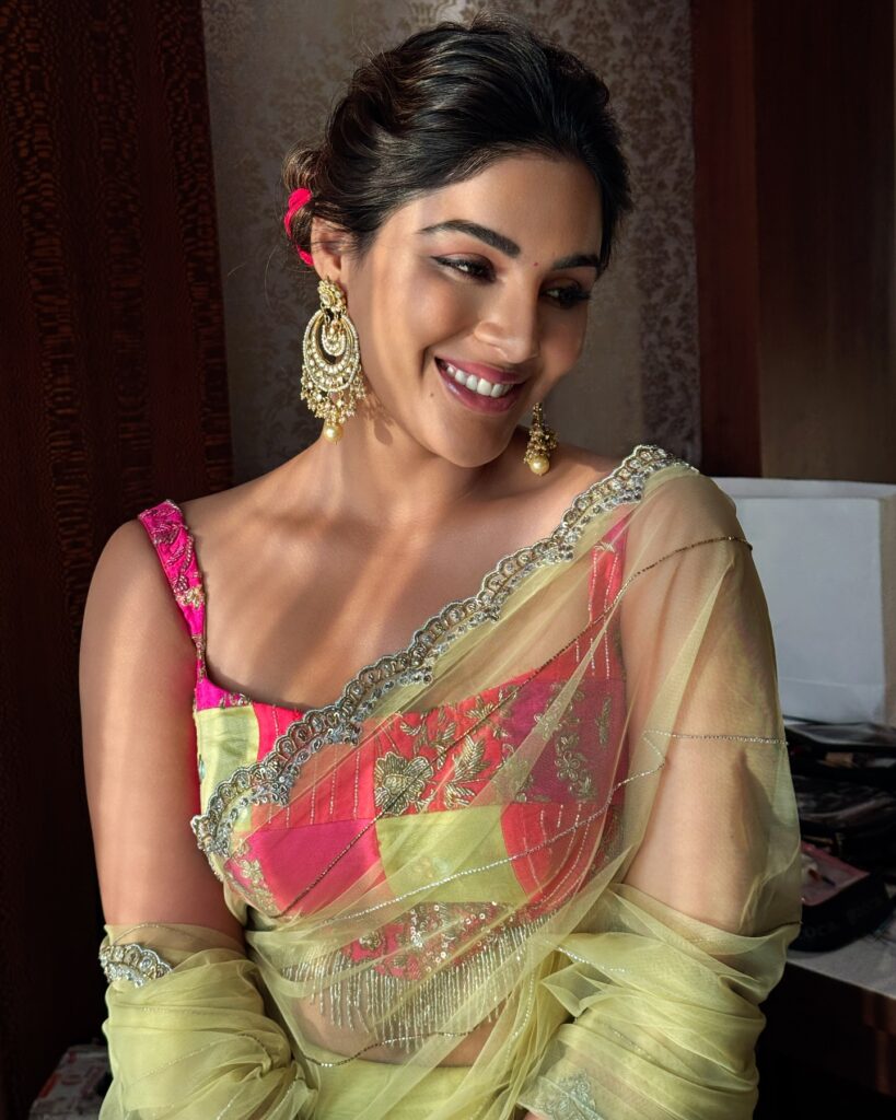 Samyuktha Stuns in Saree!