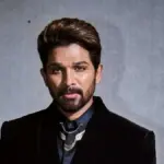 Allu Arjun Mobbed by Fans at Hyderabad Cafe