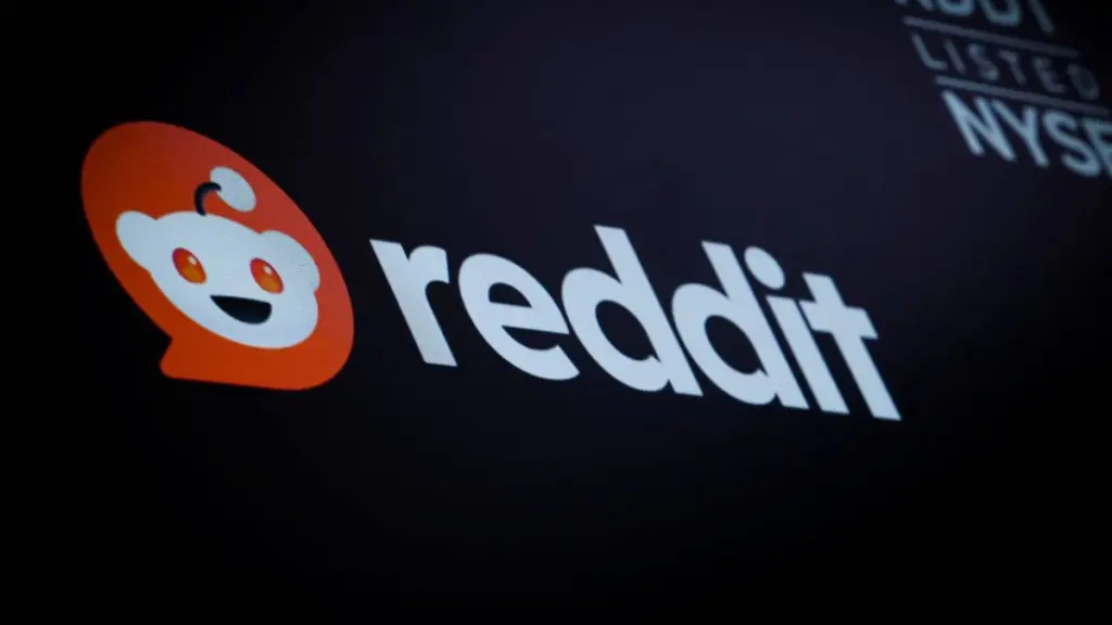Reddit to Label Bots as AI Activity Grows