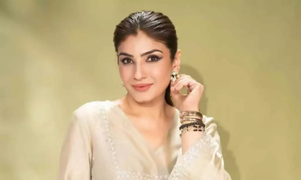 Raveena Tandon Clears Air on Karisma Kapoor Rivalry Rumours