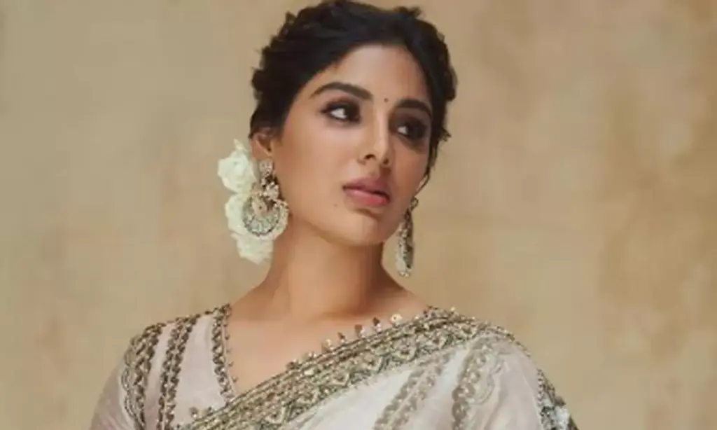 Samyukta Menon Expands Pan-India Lineup Amid Glam Photoshoot Buzz
